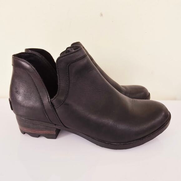 Sorel Lolla II Cut Out Bootie Black Leather Ankle Boots Women's Size 9.5 - Picture 1 of 10